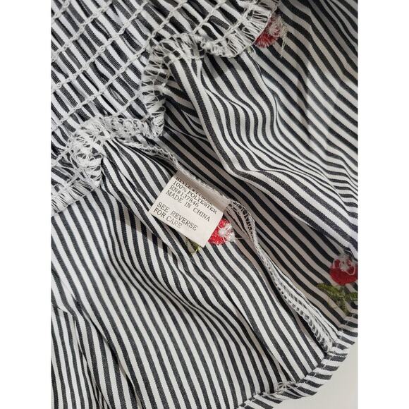 Kontrol Contemporary women's embroidery Roses & smocked tie- up waist blouse - Picture 6 of 8